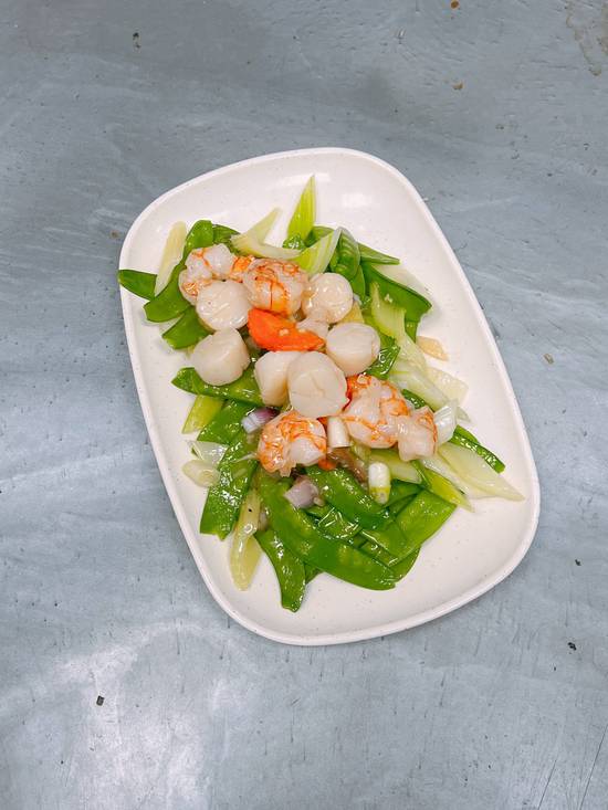 S24 Stir Fried Shrimp and Scallop with Vegetables 油泡蝦球帶子